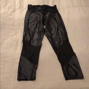 Black cropped workout leggings